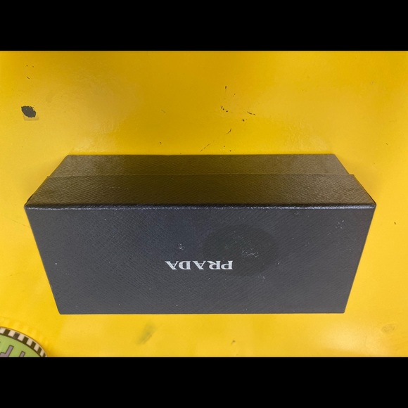 Prada white and pink big frames - Picture 9 of 9